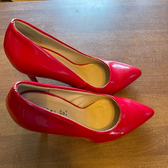 - Sexy Red Brinley co  heels  size ladies 8 - Picture 2 of 6